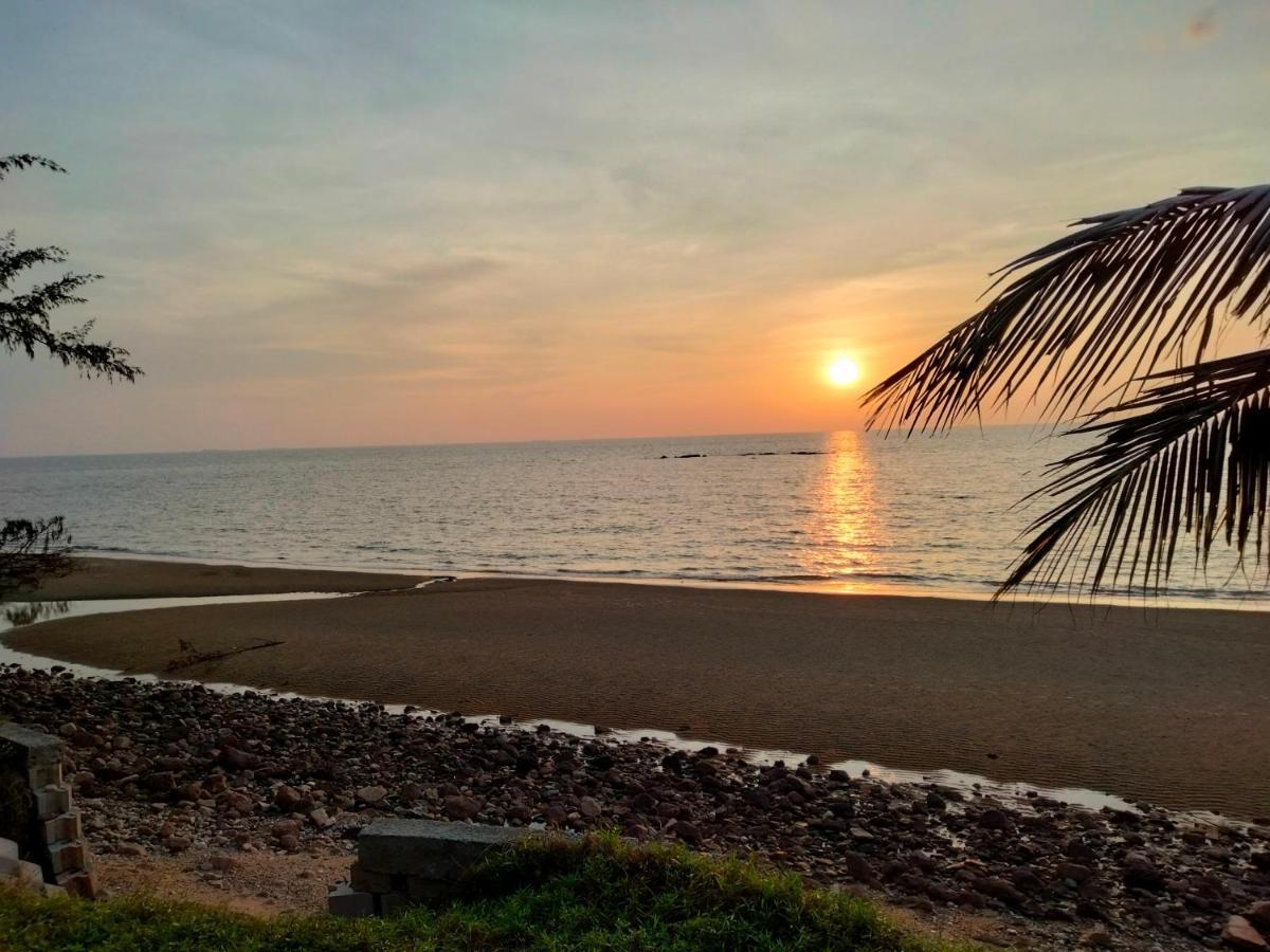 Pd Batu 9 Cocobay Apartment With Family Kampong Tanah Merah  Ngoại thất bức ảnh